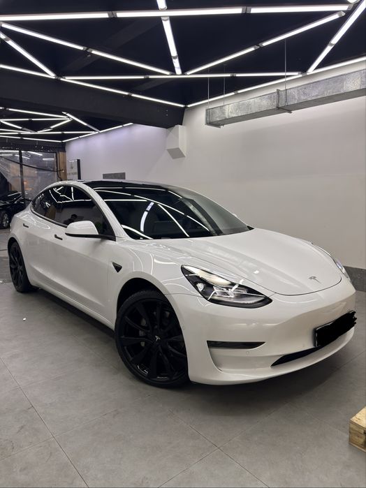 Tesla model 3dual motor 4min km yurgan toza