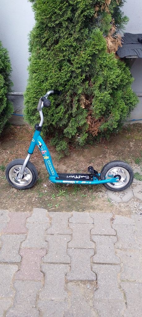 Trotineta pentru copii cu roti groase