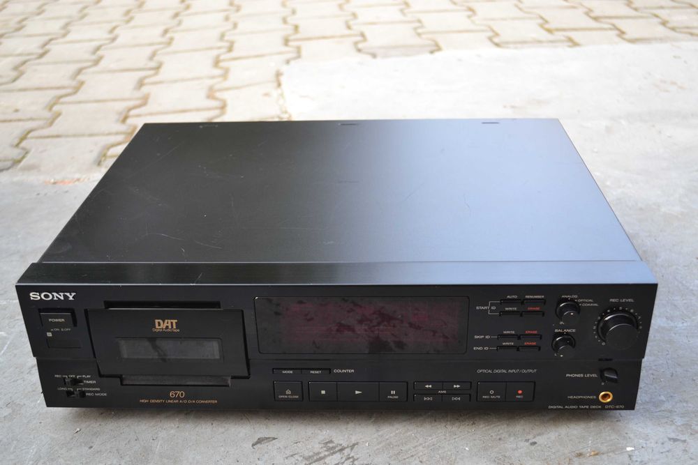 DAT Sony DTC 670