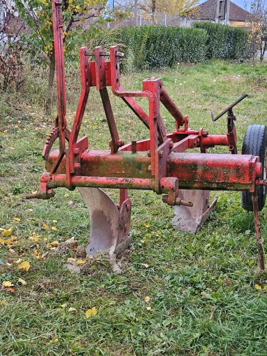 Plug de tractor de vânzare