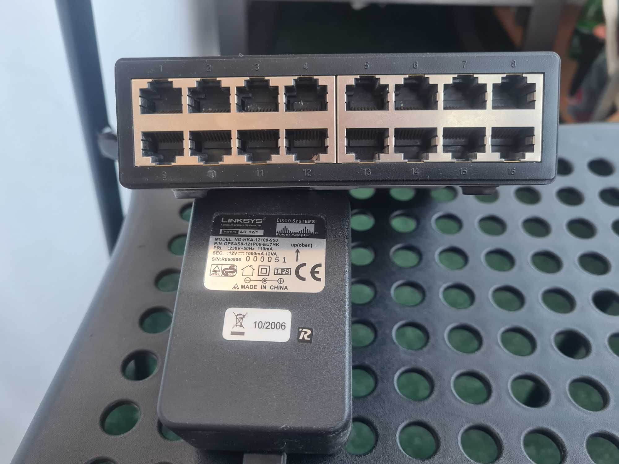 Switch 10/100 cisco linksys SD216 10/100, carcasa metalica