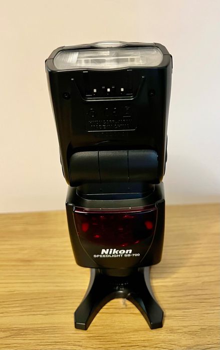 Светкавица Nikon sb 700