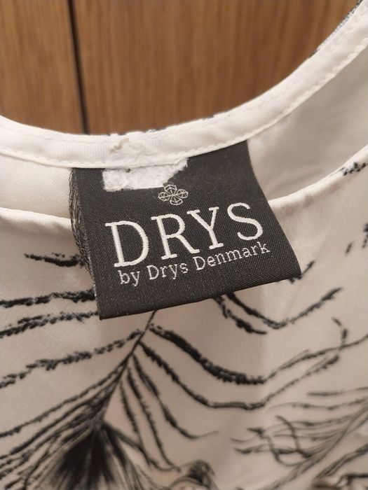 Дрехи, рокля, риза