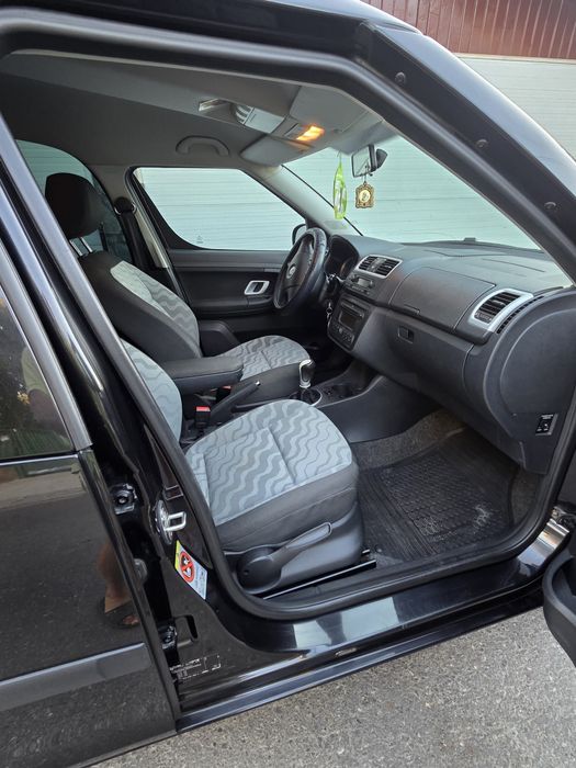 Skoda Roomster 1.9TDI 105CP, an 2008, fără gram de rugina, impecabila