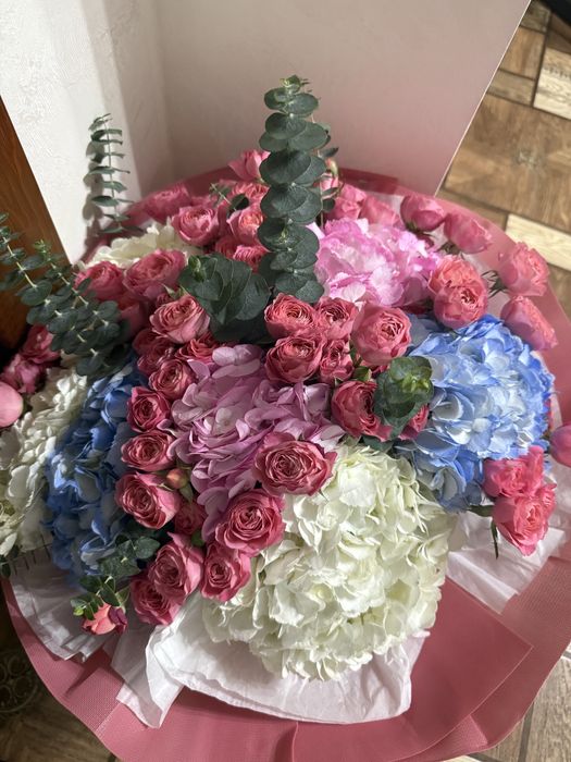 Шикарный обьемный свежий букет