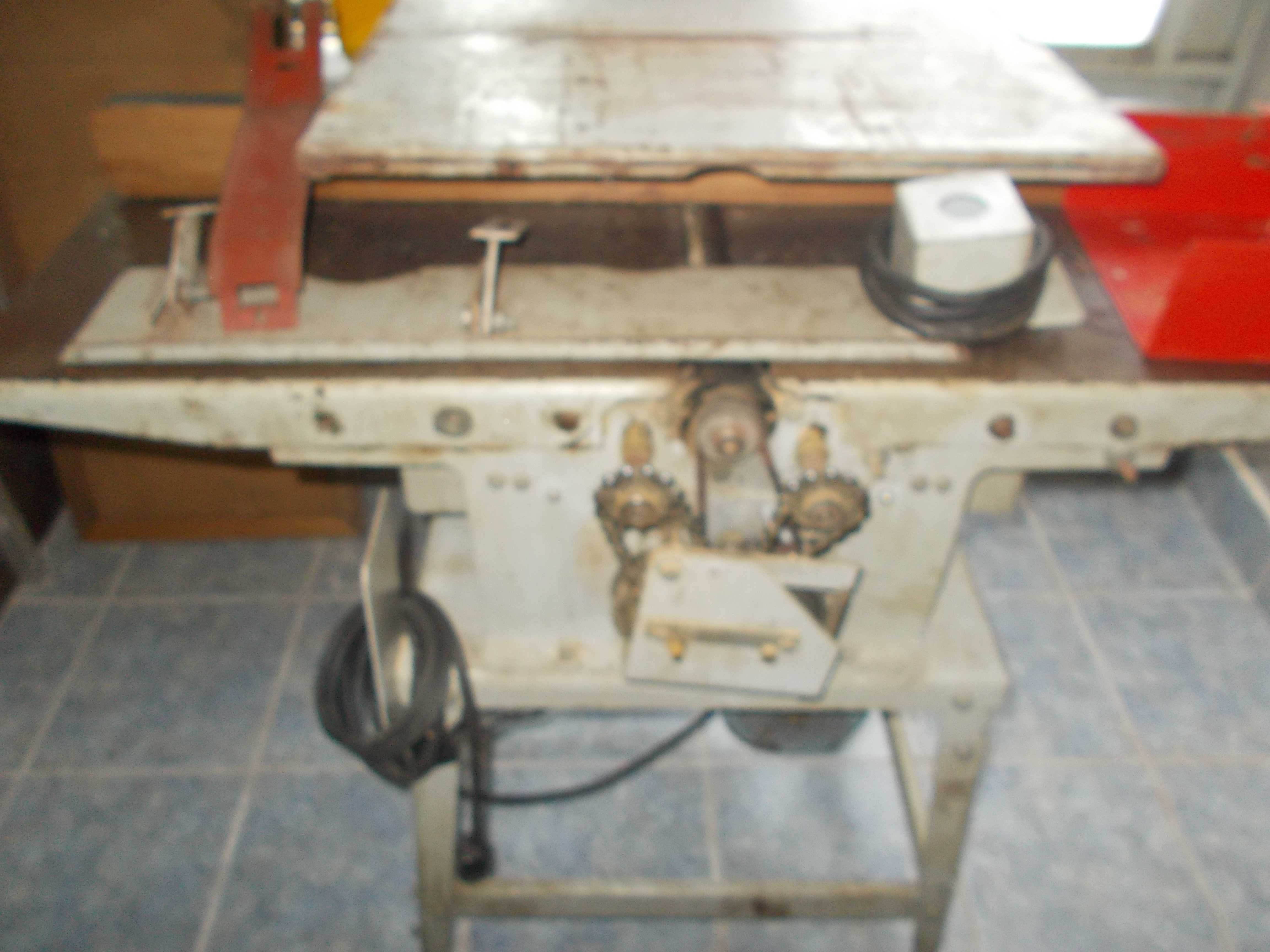 Заводски Абрихт - дърводелска машина