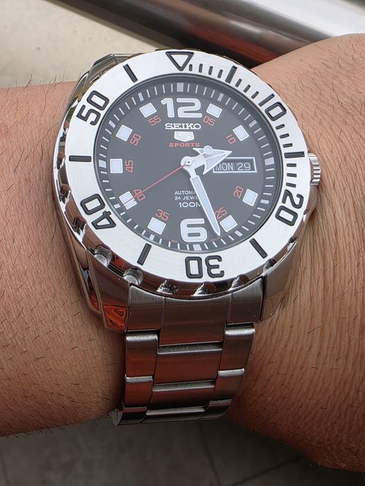 Seiko 5 SRPB33 Baby monster