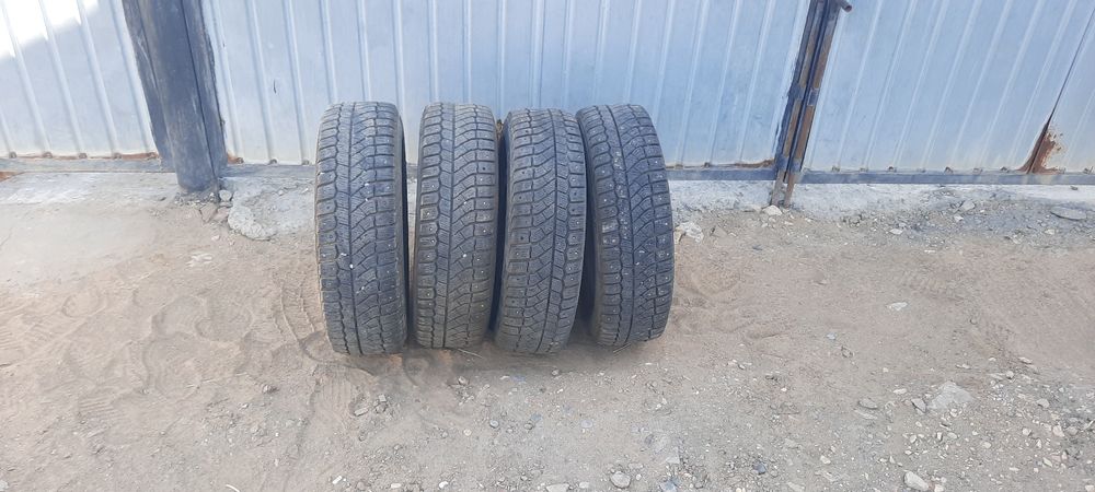 Продается шины зимние R14 175/70