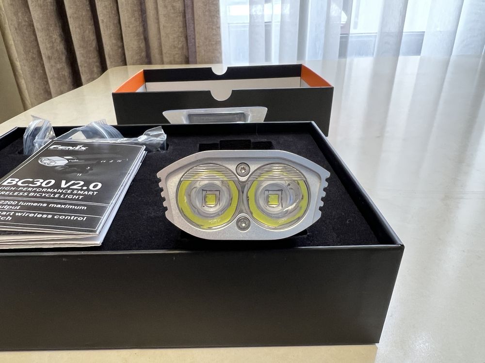 Велосипедный фонарь Fenix BC30 V2.0