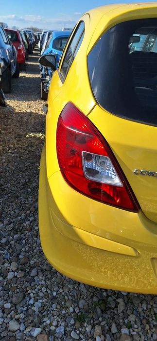 STOP SPATE LAMPA OPEL CORSA D