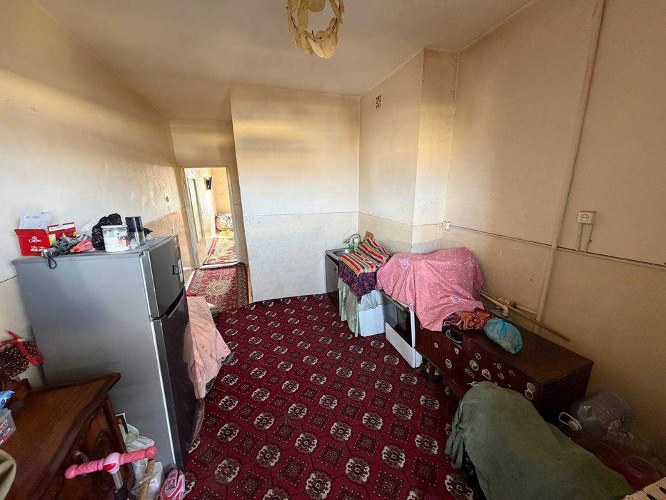 Продаётся 1х комн квартира на 5 этаже Ор-р 6 микрорайон Омад