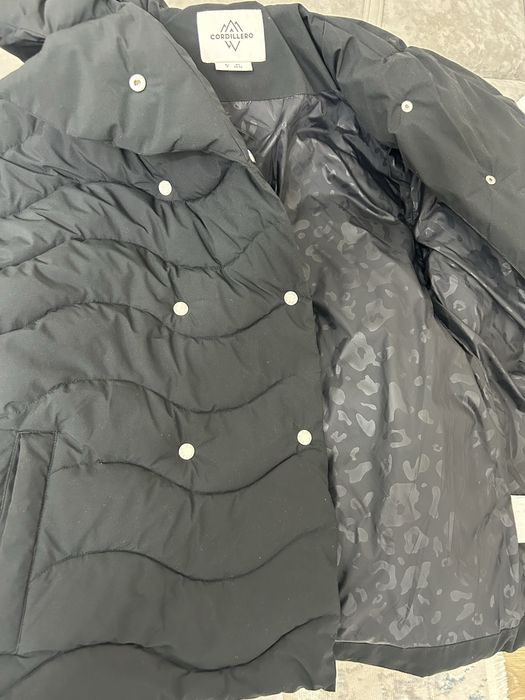 Продам зимнюю женскую куртку Cordillero