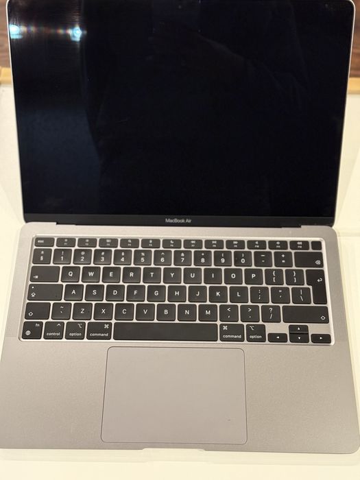 Чисто нов Macbook M1 , 13,3’ 256GB  В гаранция