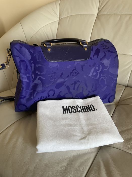 Vand geanta Moschino originala