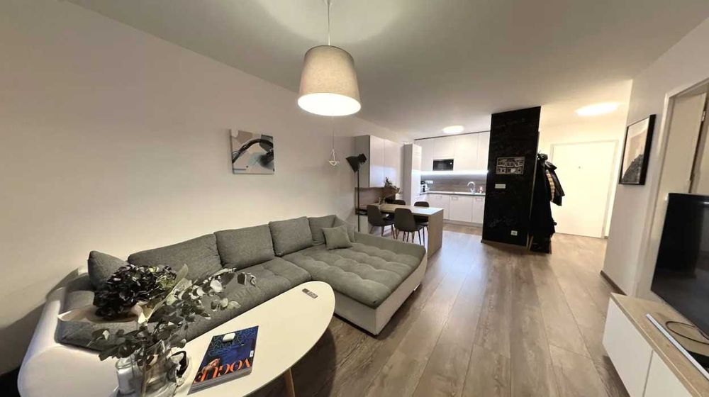 Дава се под наем Двустаен апартамент в Пловдив, Каменица 1 - 68 кв.м за 214.2 € - Снимка #2