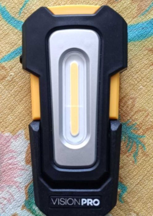 LED лампа с магнитна въртяща стойка или фенерче с гъвкаво рамо. Нови.