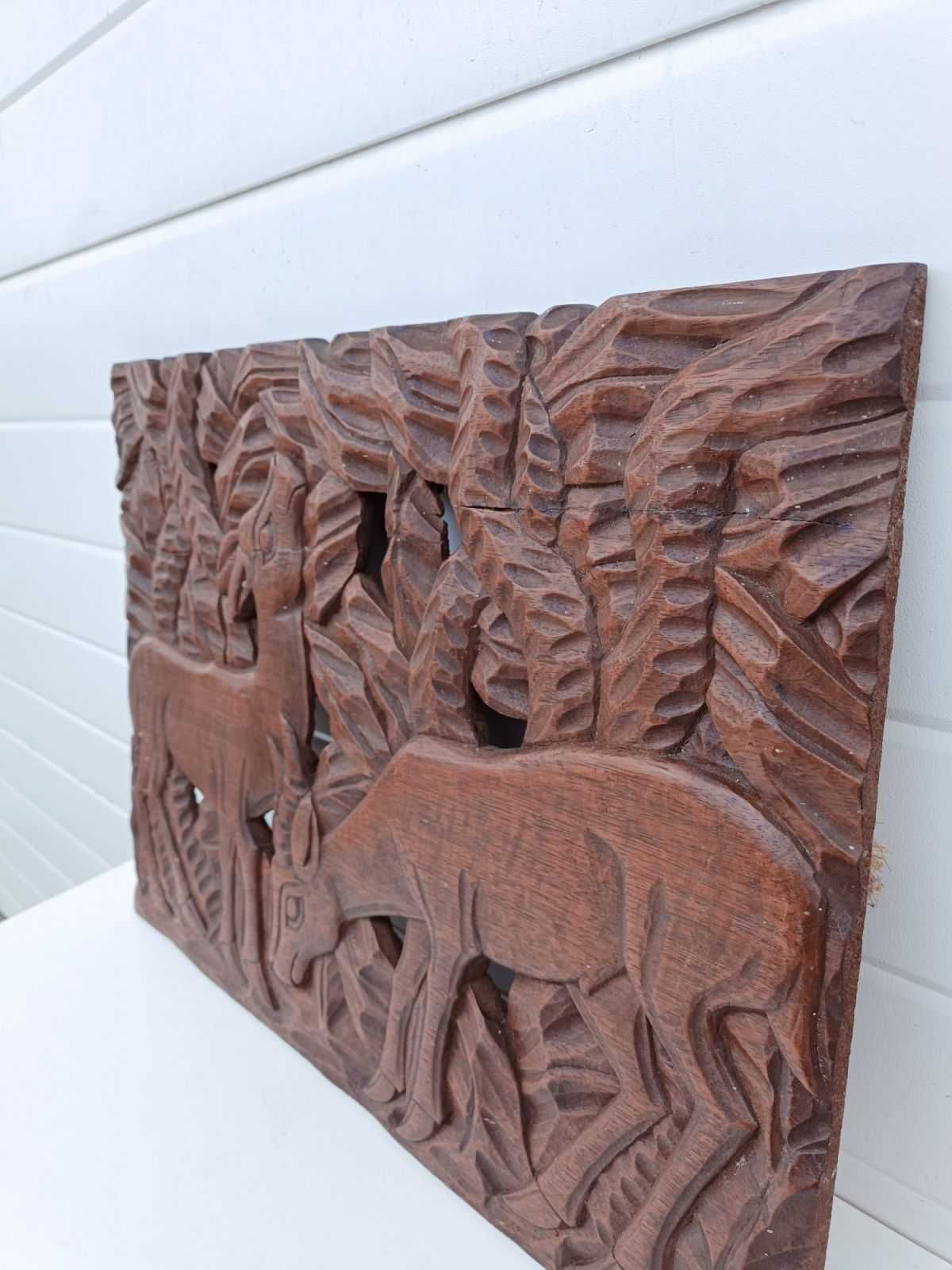 Голямо дървена релефно пано с мотив Антилопи. Внос Франция