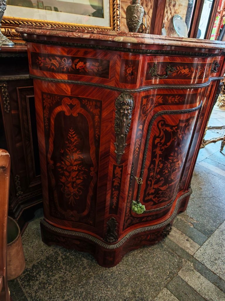 Бароков бар шкаф