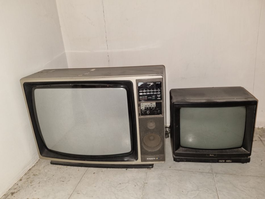 Продаю 2 телевизора (на запчасти)