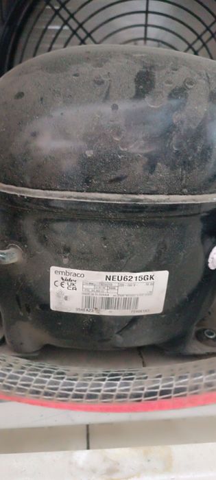 Ветрина холодильник перожные итд