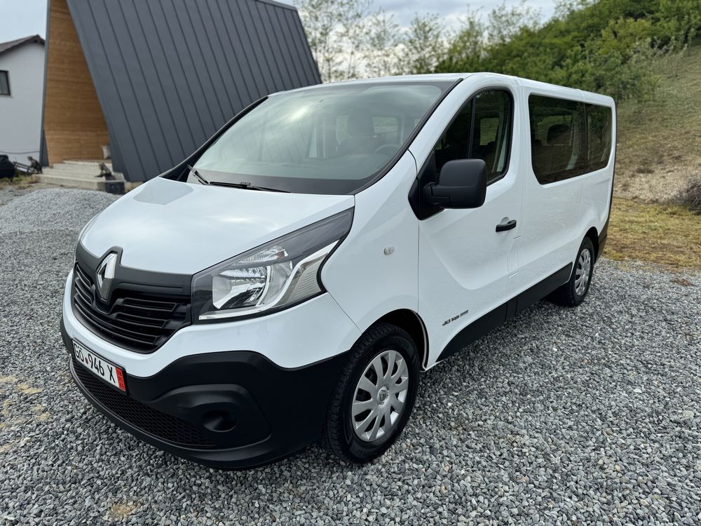 Vind renault trafic 4 an 2018 6 viteze 8 locuri , clima fata -spate