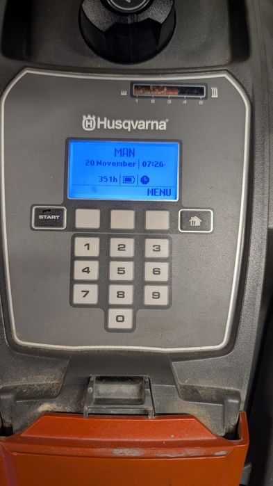 Robot tuns iarba Husqvarna Automower 105