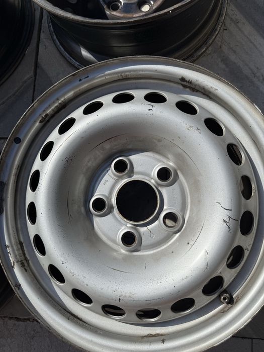 Продавам 4 бр VW ламаринени джанти 16 цола