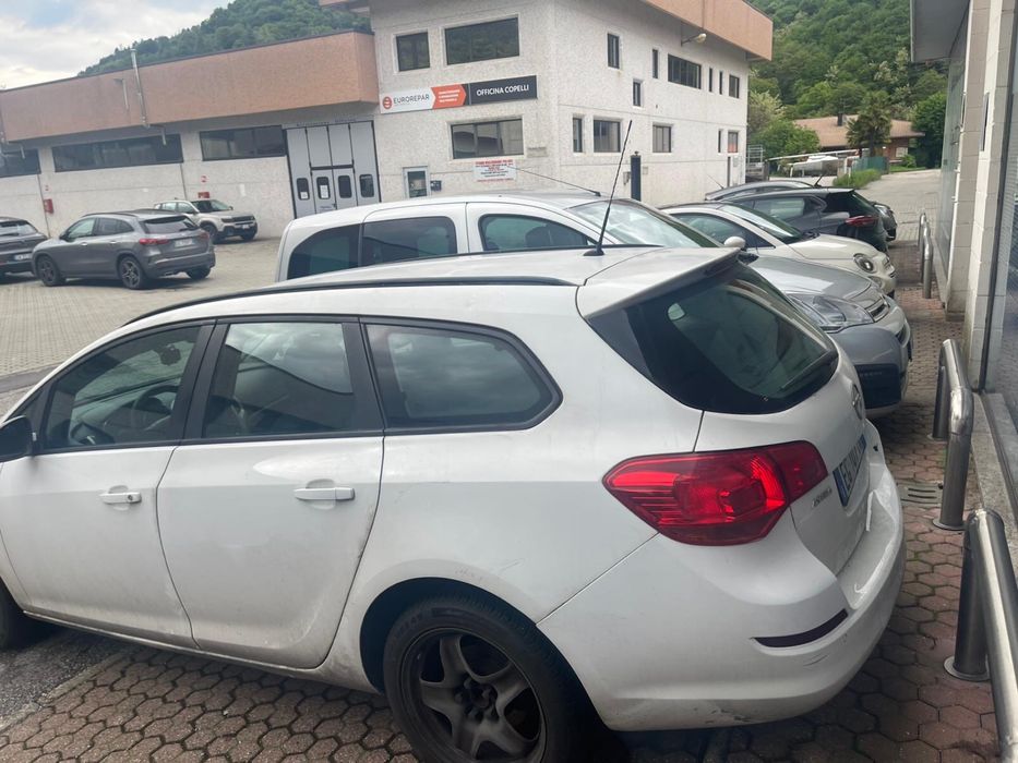 Stop  opel astra j facelift  arioa stanga spate  2016