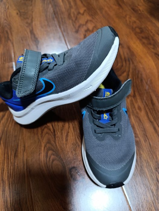 Vând Nike băieți mărime 28