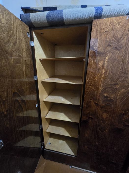 Arzon mebel srochni sotiladi