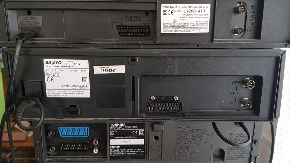 Mixer audio, aparate video si radio cd.