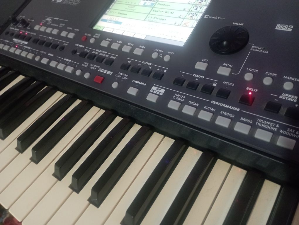 Orga Korg Pa600.