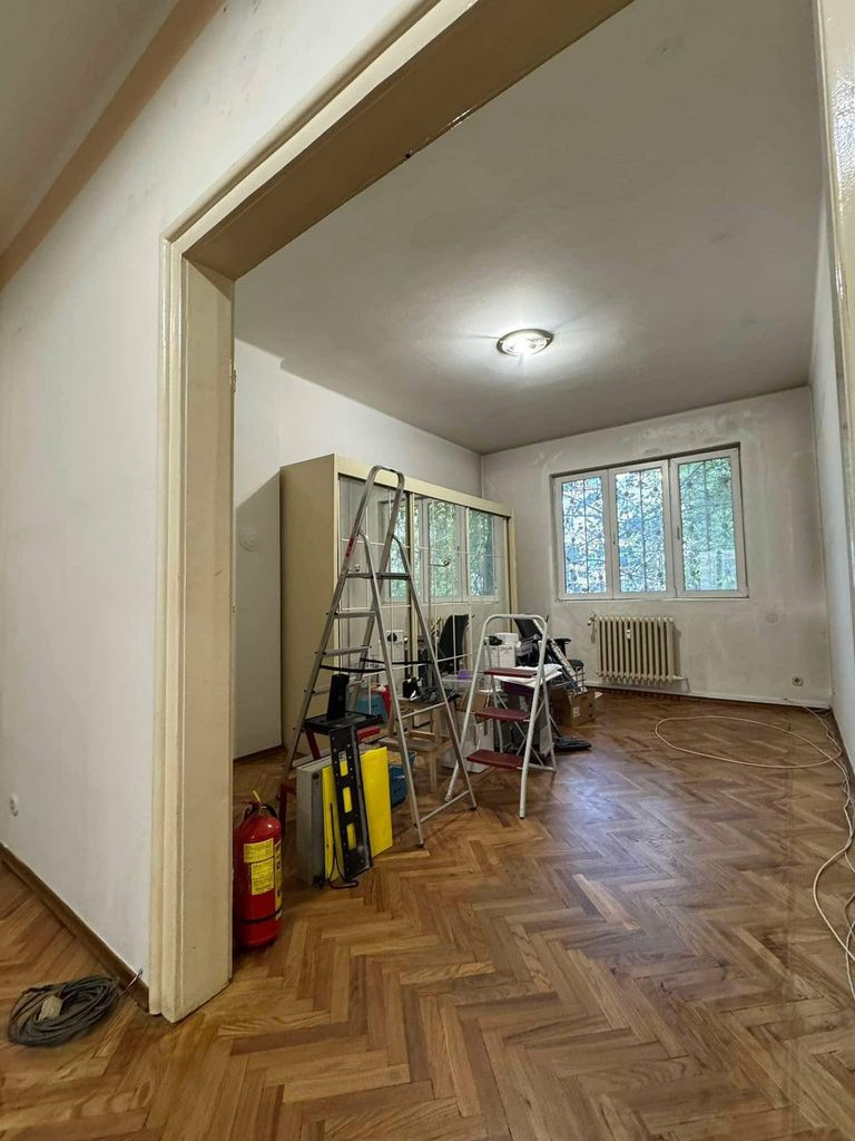 Продава се Четиристаен апартамент в София, Център - 150 кв.м за 4267 €/кв.м - Снимка #2