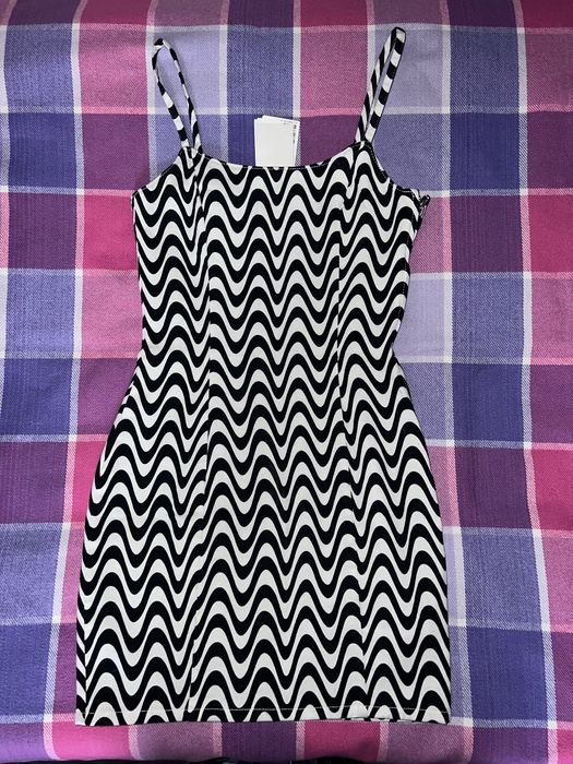 Платье H&M, размер XS-S, новое.