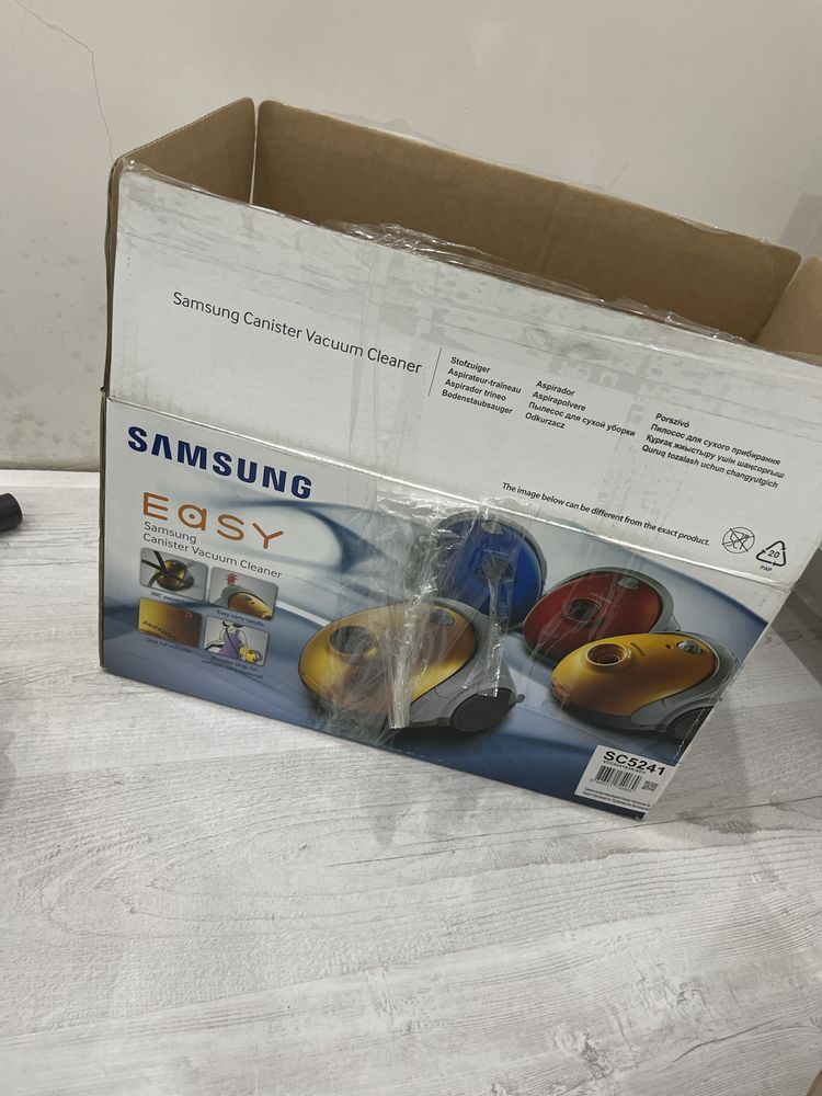 Пылесос Samsung VCC5241S3K/XEV черный