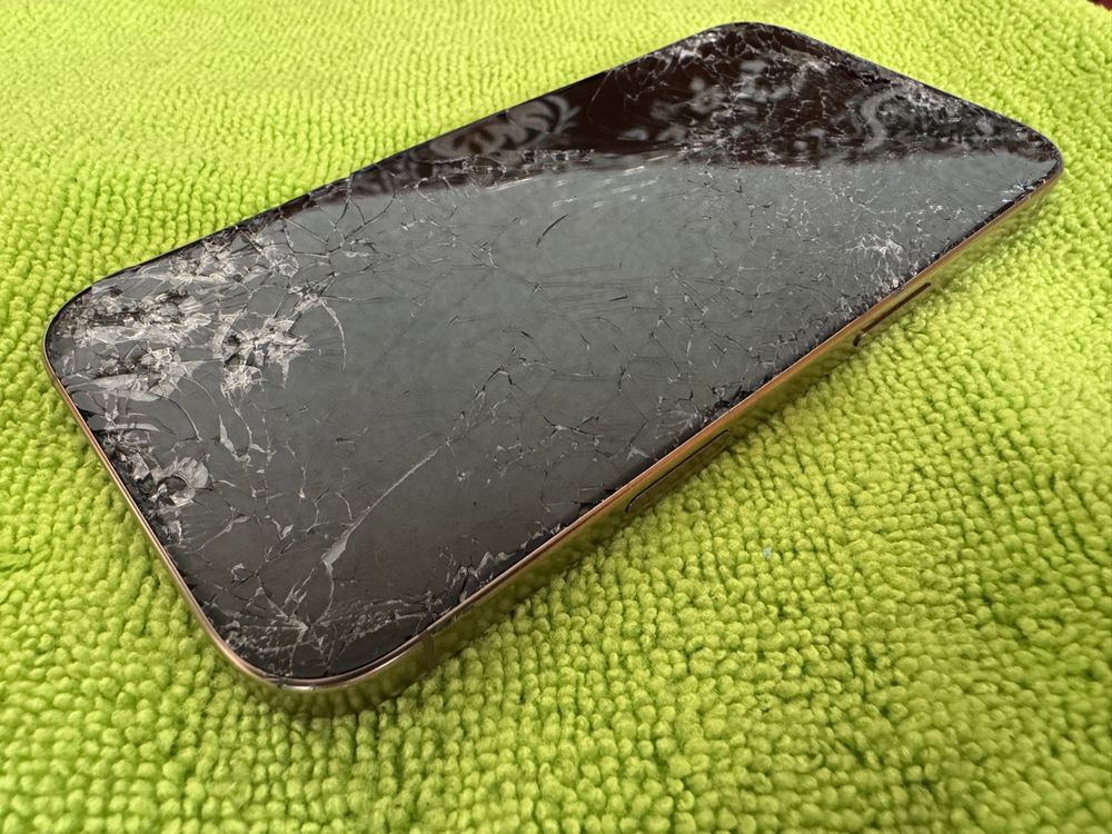 IPhone 16 Pro - Gold за части