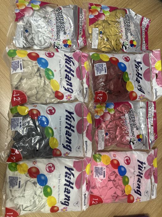 Упаковки шаров разноцветные