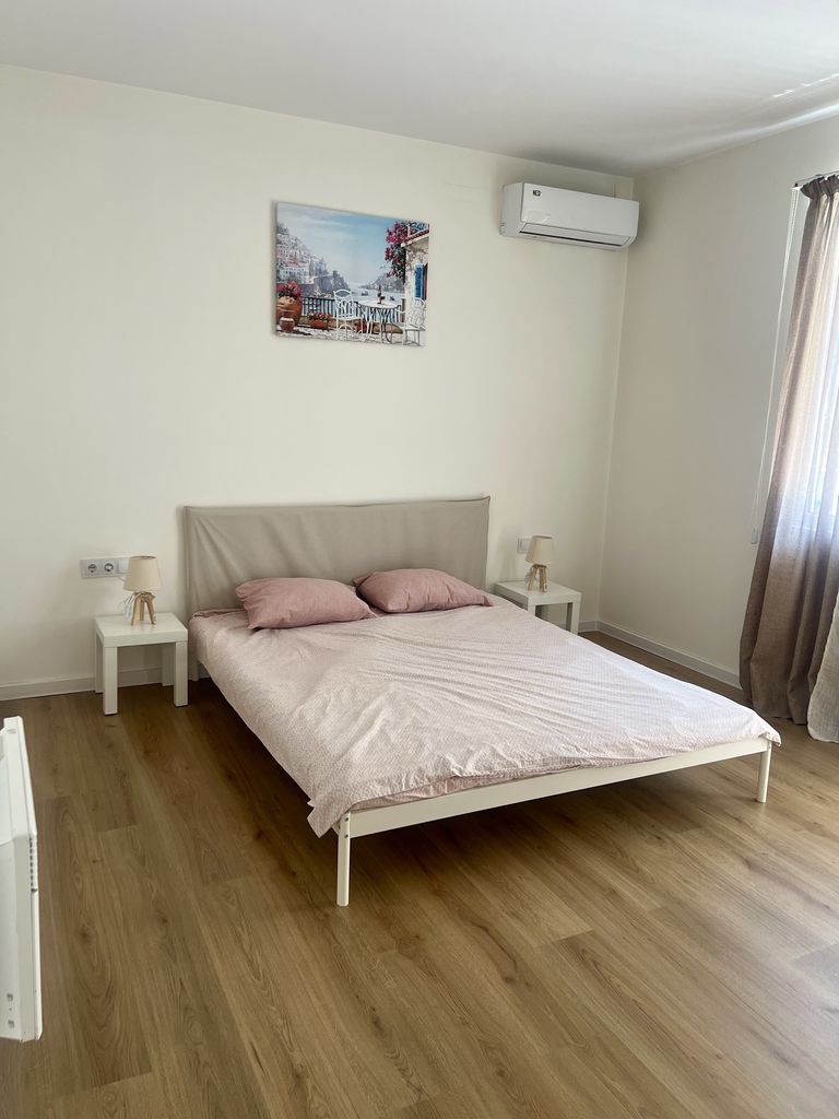 Дава се под наем Тристаен апартамент в Варна, Морска градина - 70 кв.м за 650 € - Снимка #10