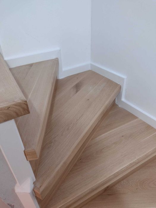 Confecționăm scări din lemn