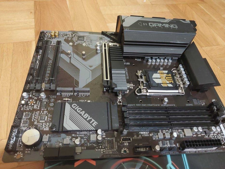 Intel Core i5 12600KF + Gigabyte B760 Gaming X DDR5