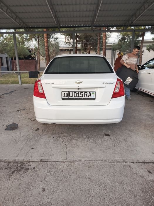 Lasetti 1.8 sotiladi  srochno