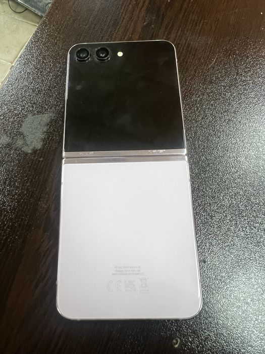 Samsung z flip 5 за части