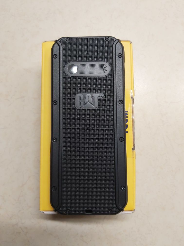 Чисто нов CAT B40, в гаранция, има BG меню