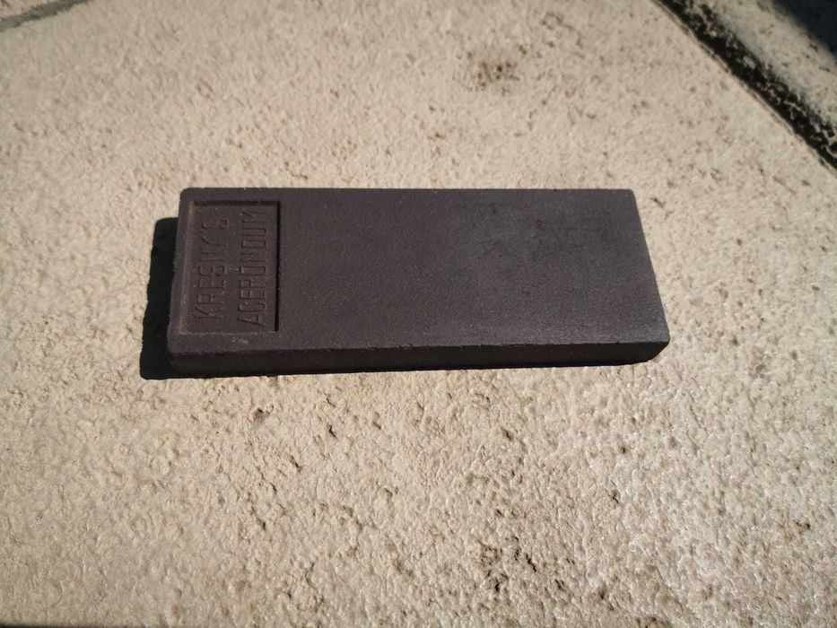 Piatra ascutit, vintage, Kresny Acerondum