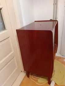 Vitrina masa pt tv veche ani 75