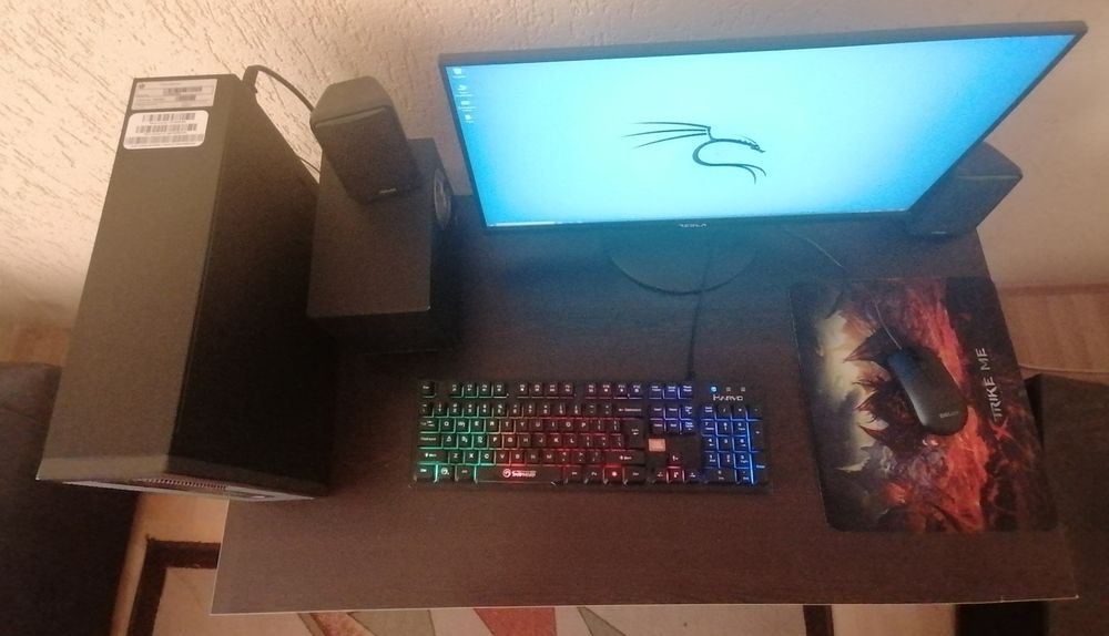 Компютър + монитор + буфер с 2 колонки + клавиатура и мишка
