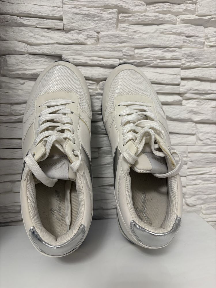 Дамски маратонки Guess 38ном.