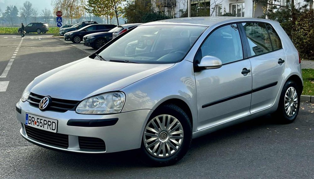 Golf 5 //1.6 Benzina MPI - Fără rugina - 2599 euro //Factura + fiscal