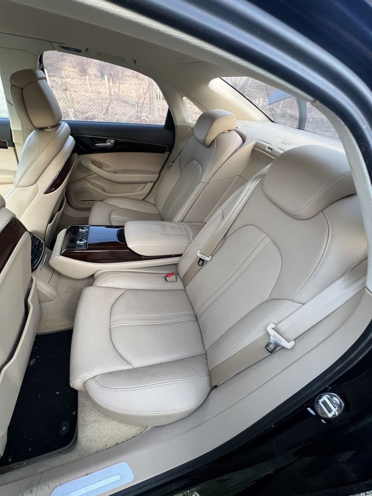 Кожен салон Audi A8 D4 2012