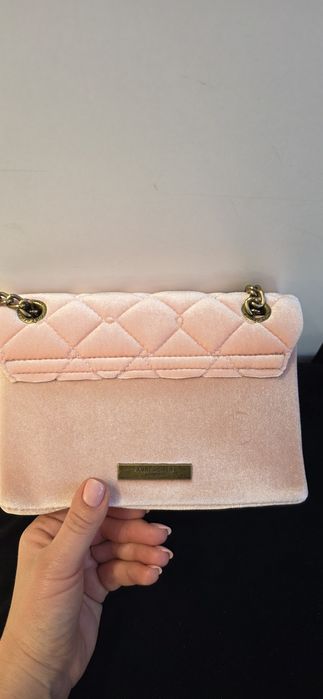 Нова Чанта Kurt Geiger